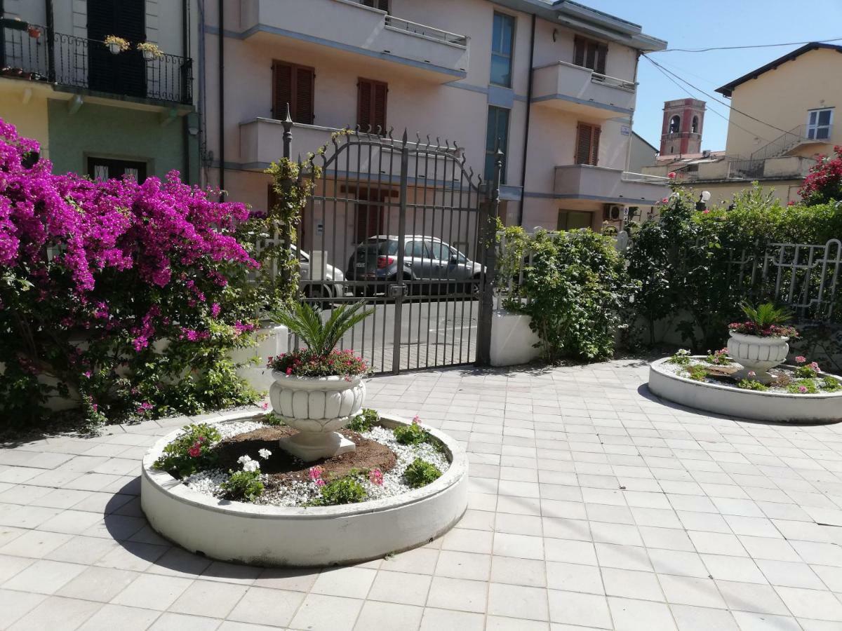 Casavacanza Villa D Funny Viareggio Bagian luar foto